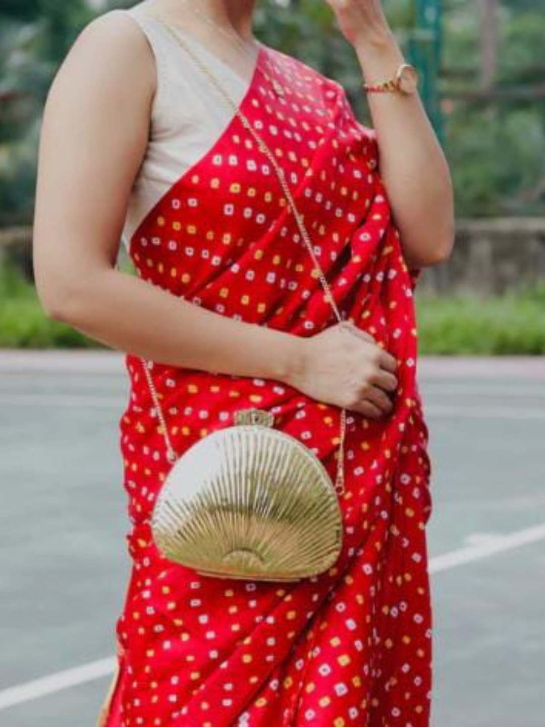 Ishhaara Ethnic Brass Bag In Shell Shape