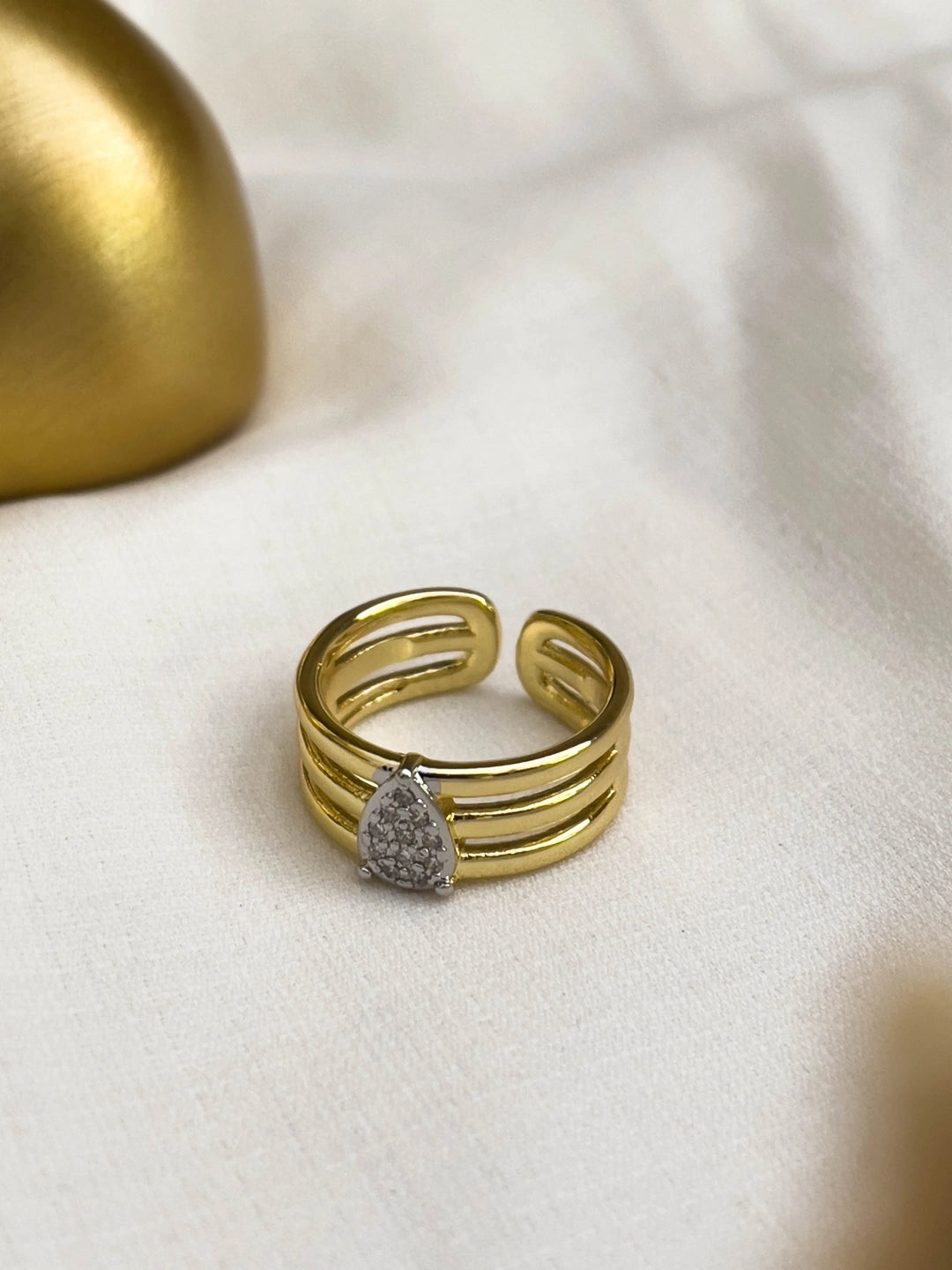 Ishhaara Fascinate Triple Layer Diamond Ring