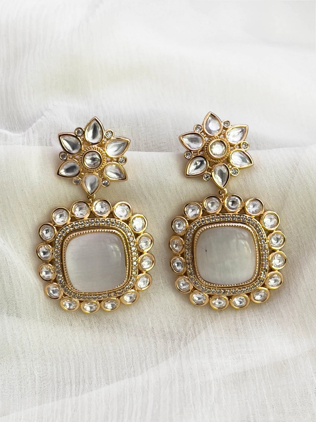 Ishhaara Geometrical Stone Studded Changeable Earring