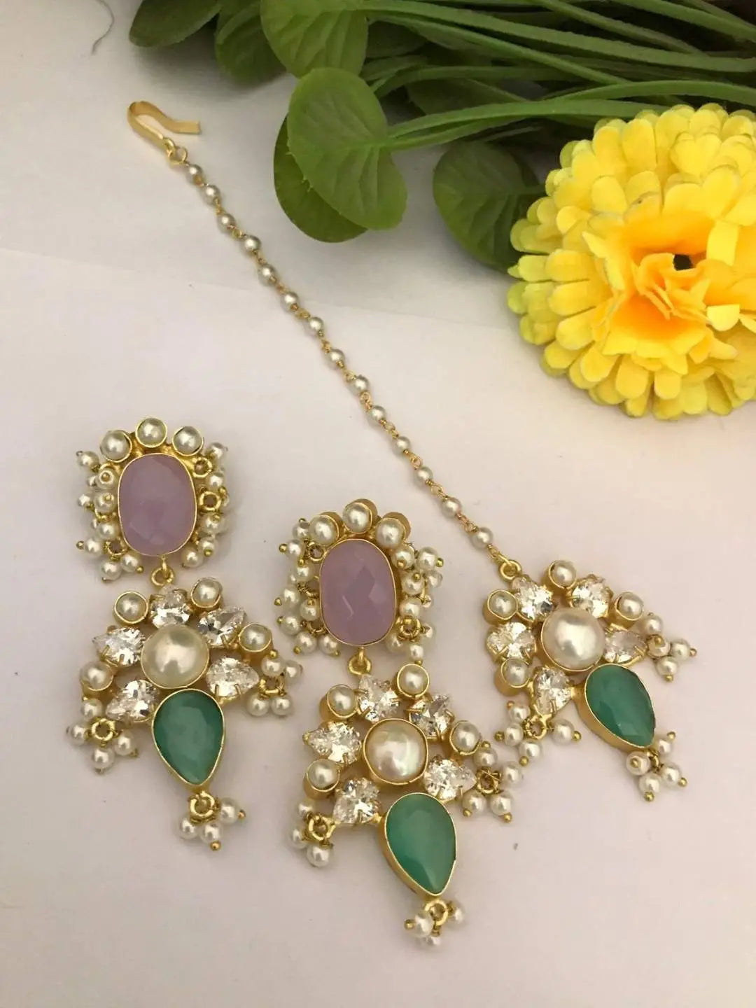 Gold Finish Kundan Earrings With Maang Tikka