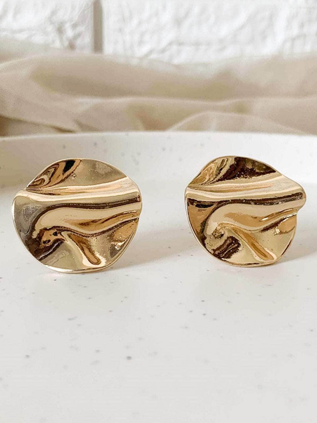 Ishhaara Golden Aura Earrings
