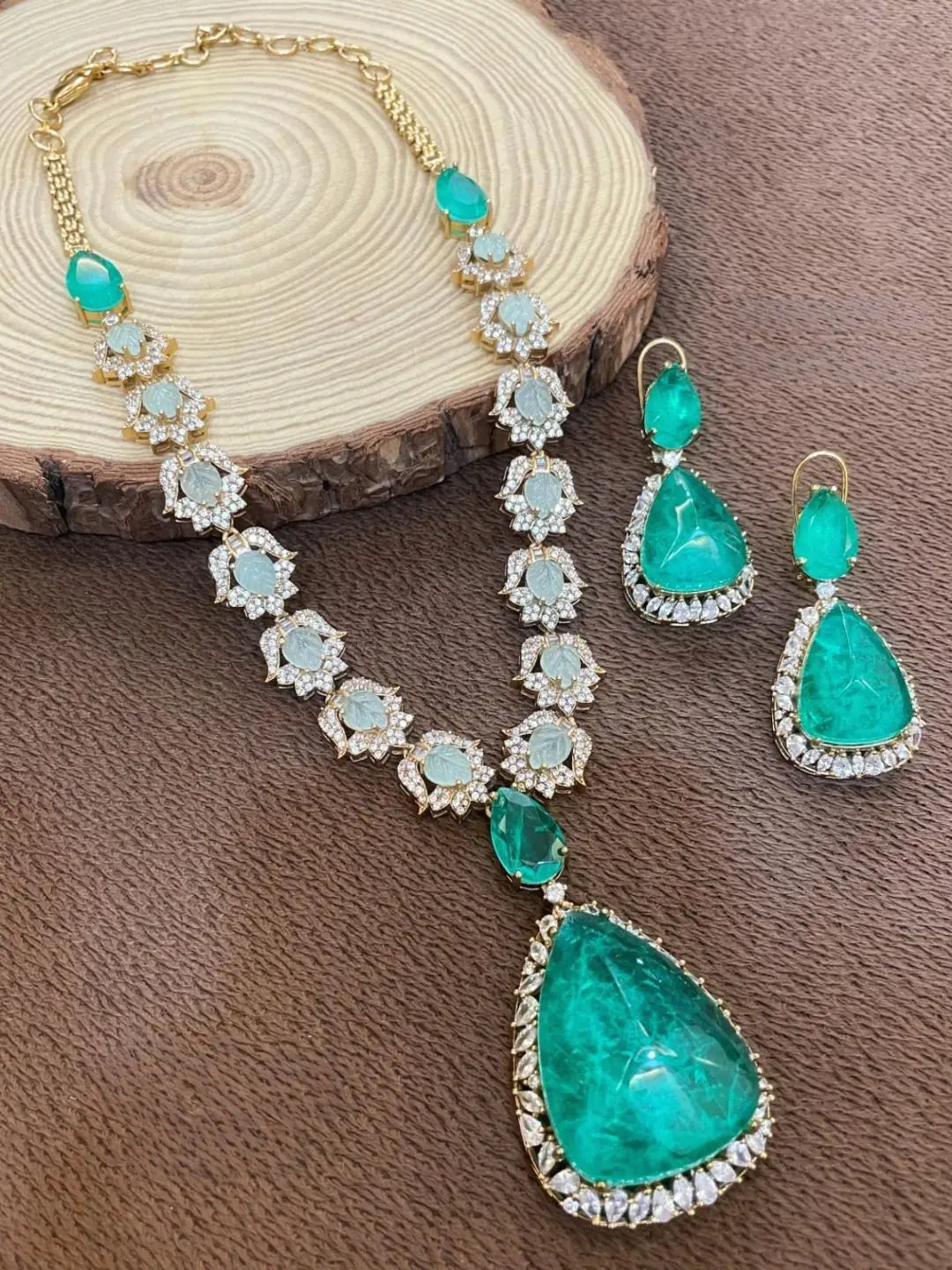 Ishhaara Green Elegant Doublet Stone And Ad Studded Long Necklace