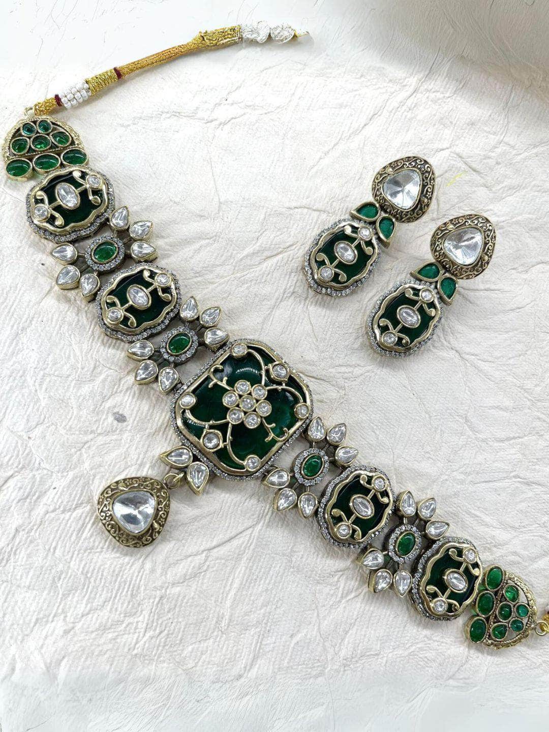 Ishhaara Green Elegant Emerald Stone Victorian Necklace