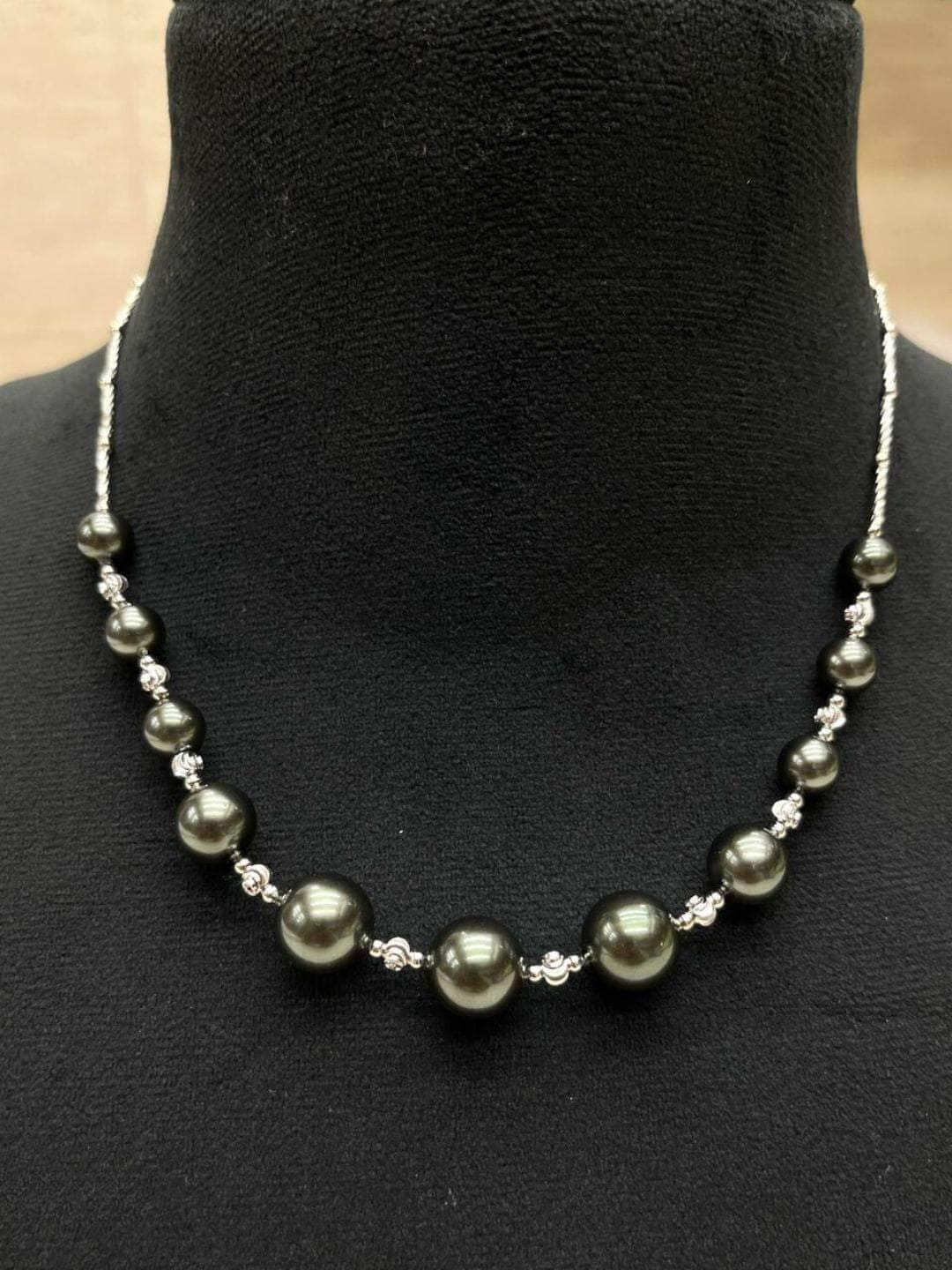Ishhaara Fresh Water Pearls Short Necklace