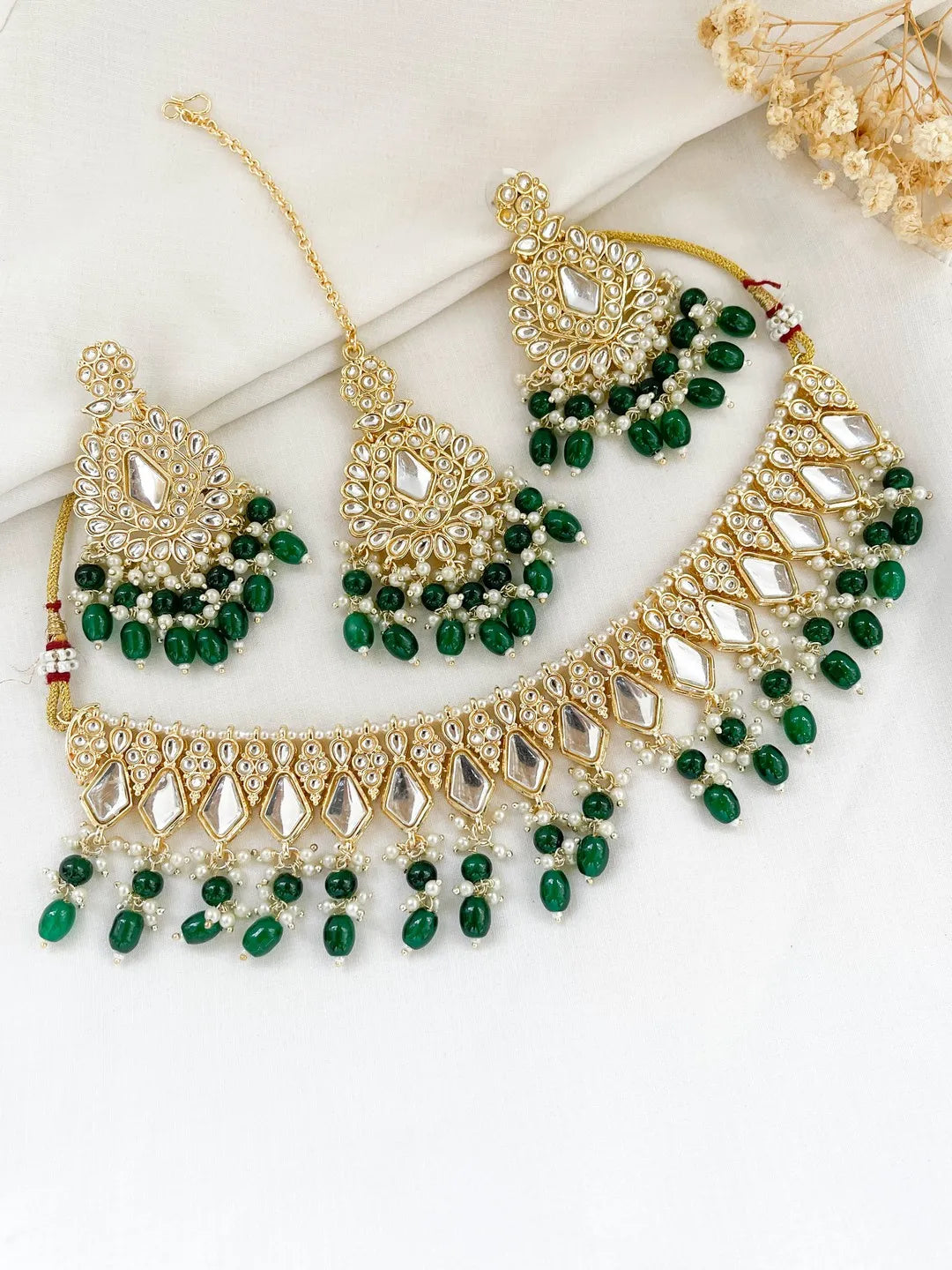 Ishhaara Green Mirror And Kundan Studded Choker Necklace
