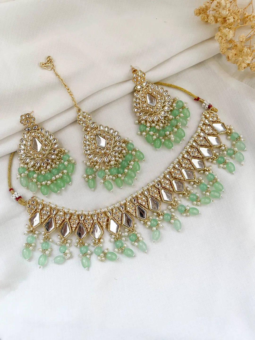 Ishhaara Green Mirror And Kundan Studded Choker Necklace