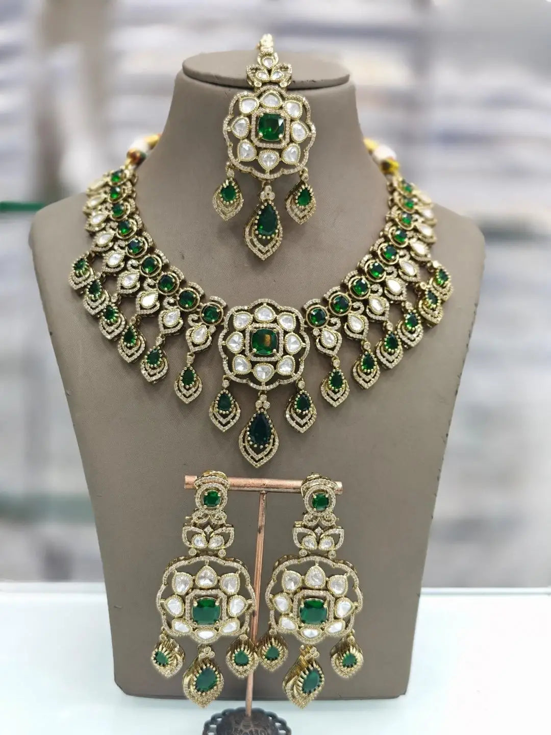 Ishhaara Green Mossianite Polki Necklace