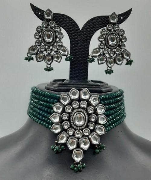 Ishhaara Rodium Pendant Choker Set