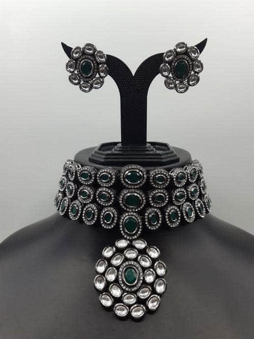 Ishhaara Rodium Victorian Choker Pendant Set