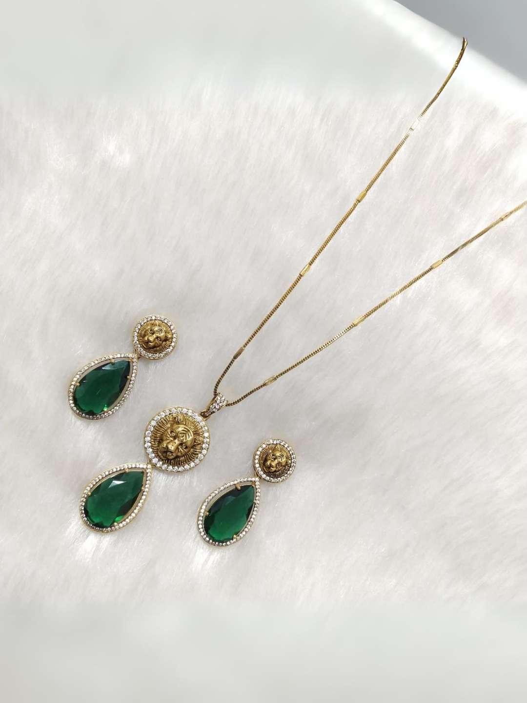 Ishhaara Blue Sabyasachi Inspired Dropstone Pendant Necklace