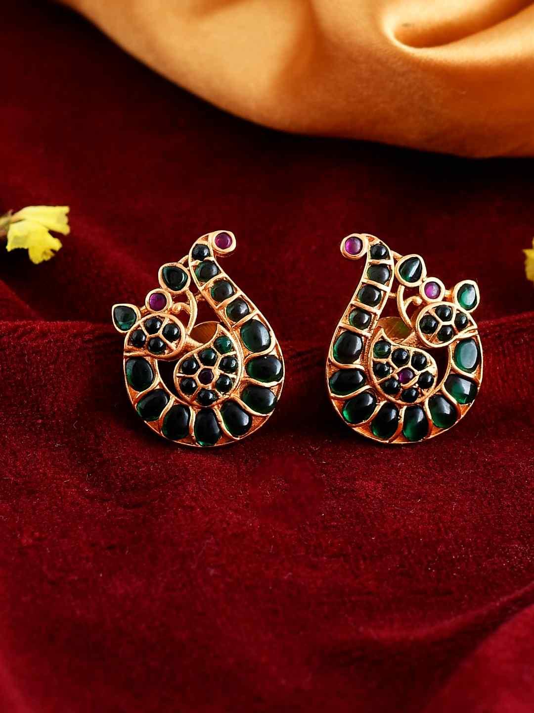 Ishhaara Green Shanka Stud