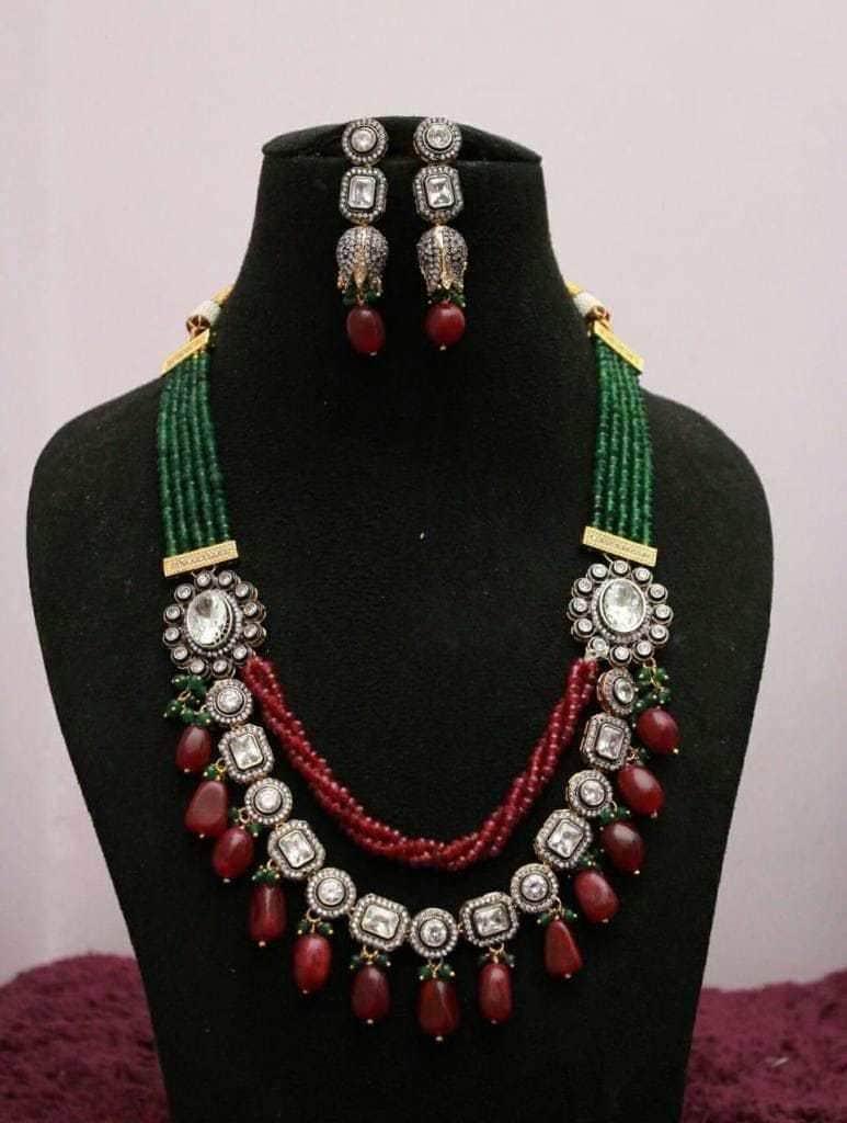 Ishhaara Twisted Color Necklace With White Stone