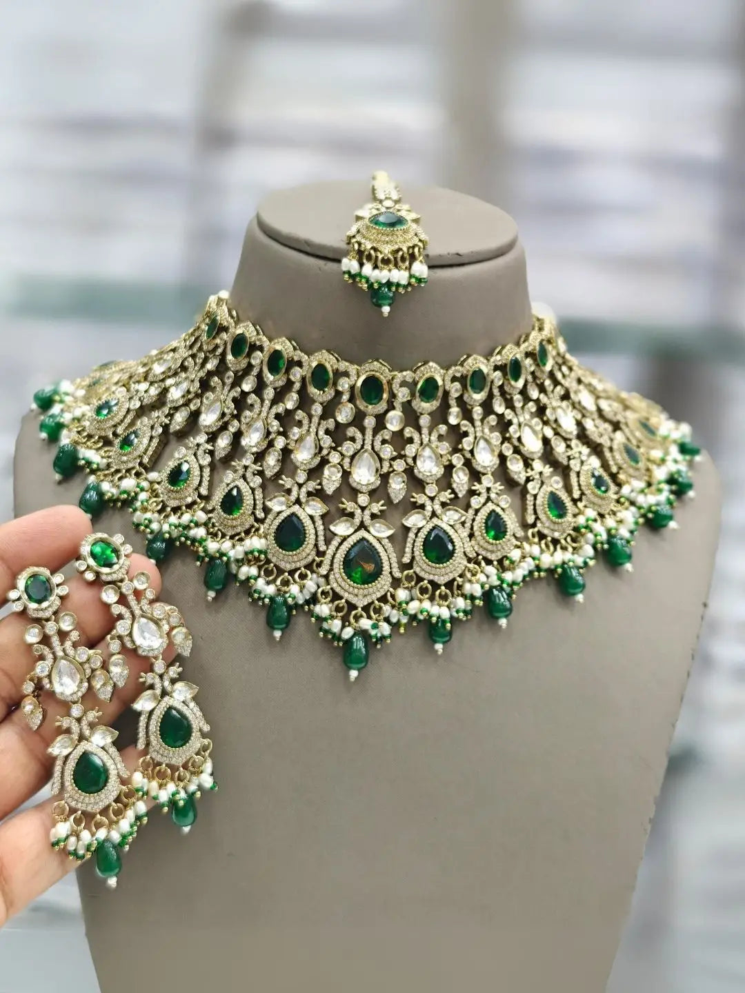 Ishhaara Green Victorian Polish With Ad Stones Bridal Choker