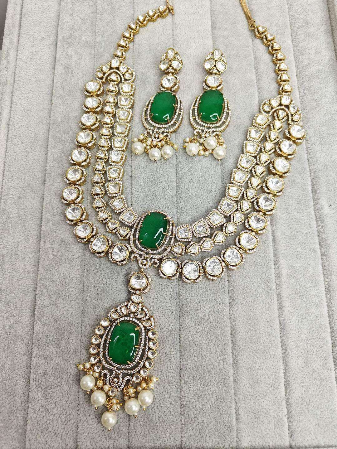 Ishhaara Victorian Vintage Necklace Earrings Set
