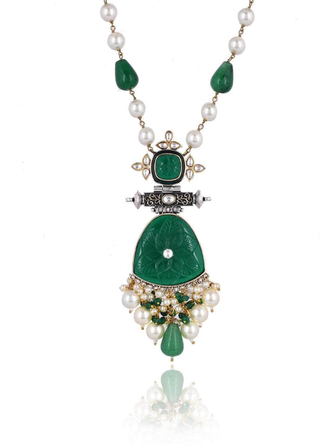 Ishhaara Green And White Beaded Pendant Necklace Set