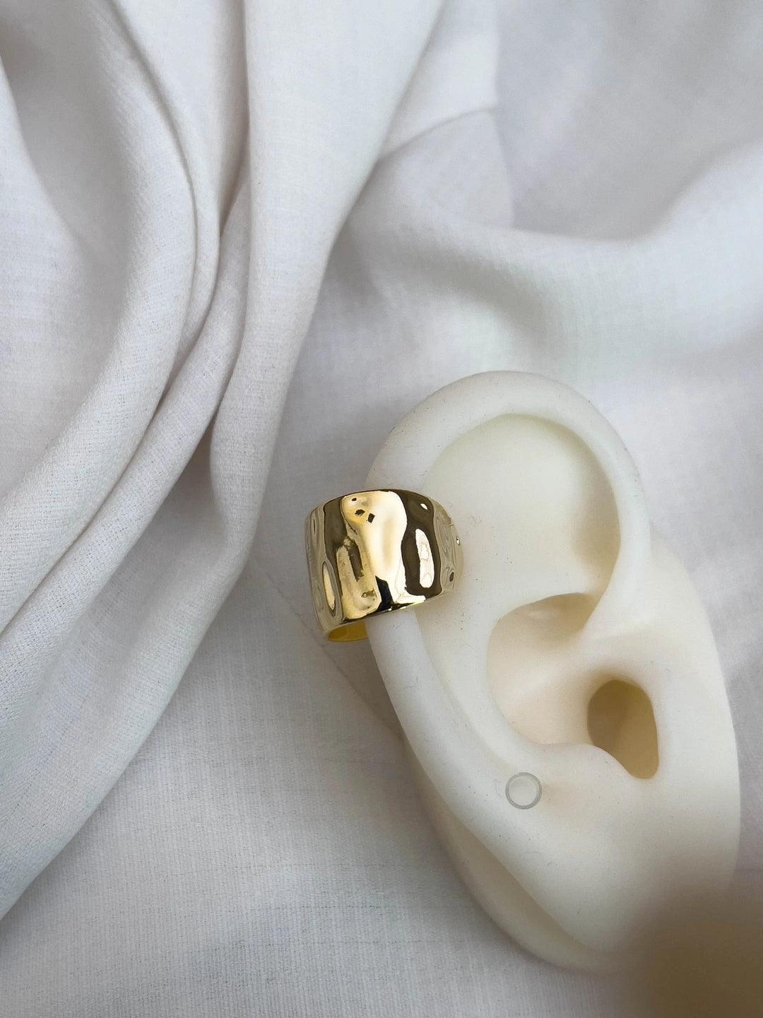 Ishhaara Hammered Earcuff Earrings