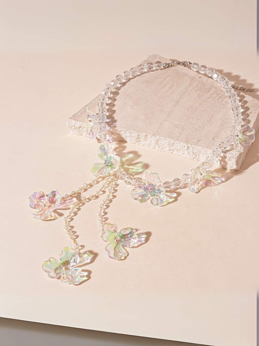 Ishhaara High Grade Crystal Flower Necklace