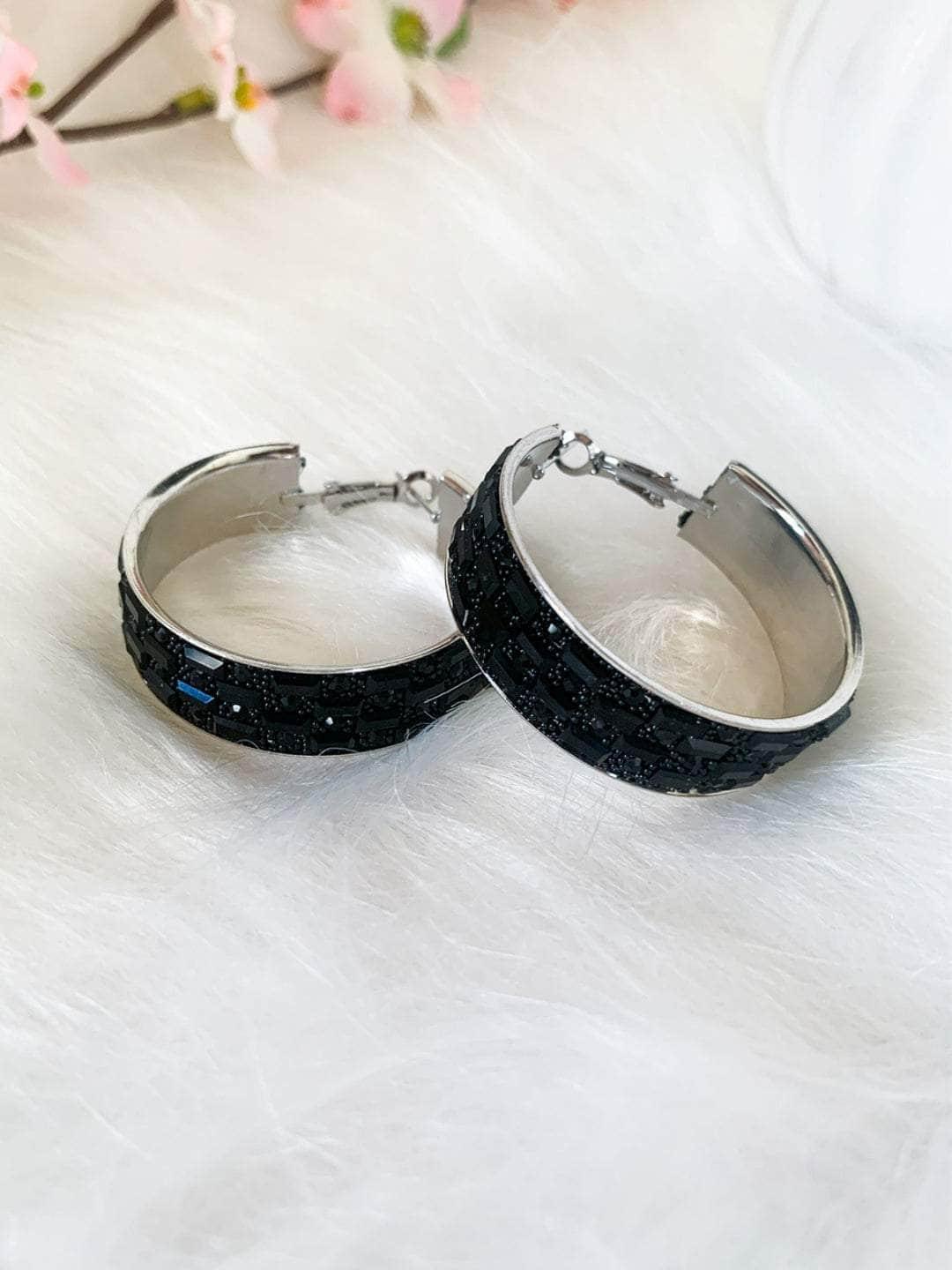 Ishhaara Huma Qureshi In Bejeweled Hoops