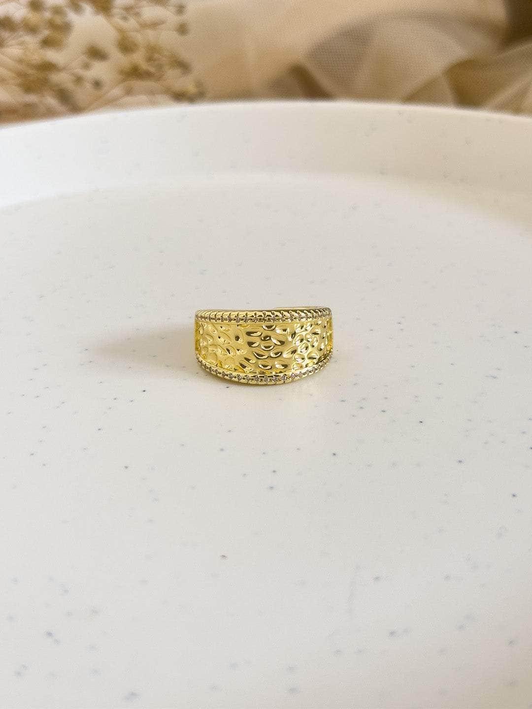 Ishhaara Suhana Khan In Intricate Designer Ring