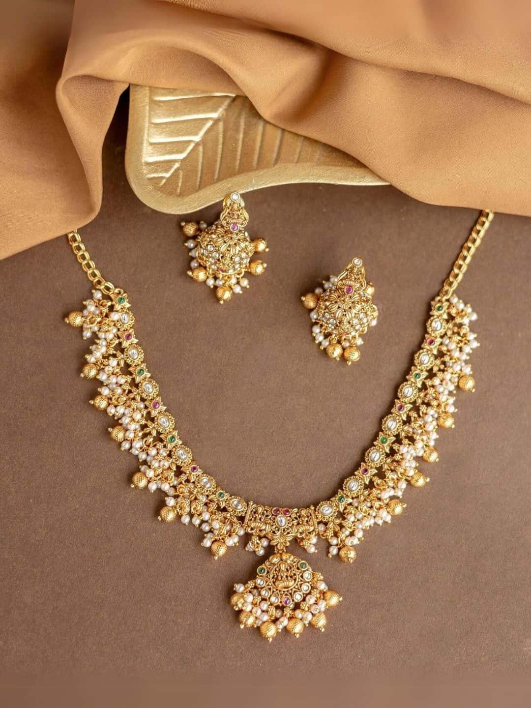 Ishhaara Kemp Choker Necklace