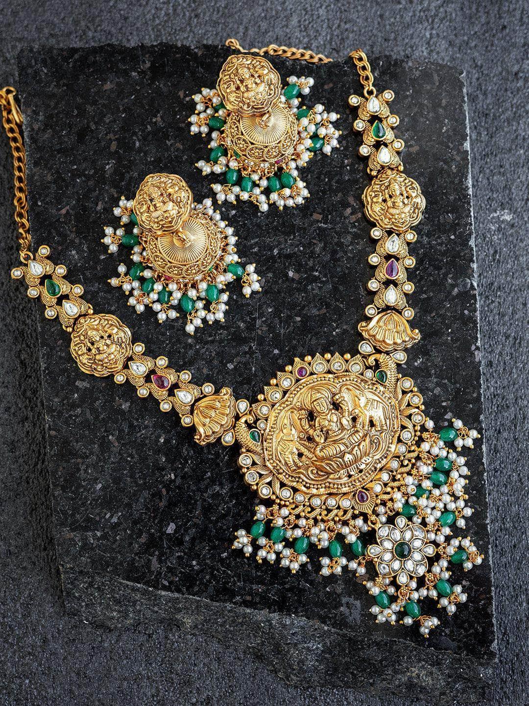 Ishhaara Kemp Vintage Pendant With Nagas Chain Set