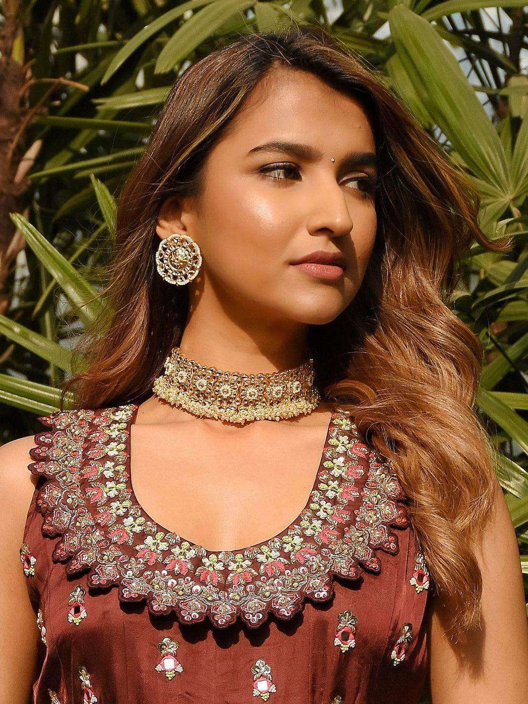 Ishhaara Kinjal In Flower Moti Choker