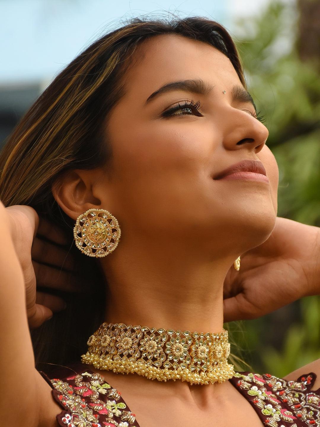 Ishhaara Kinjal In Flower Moti Choker