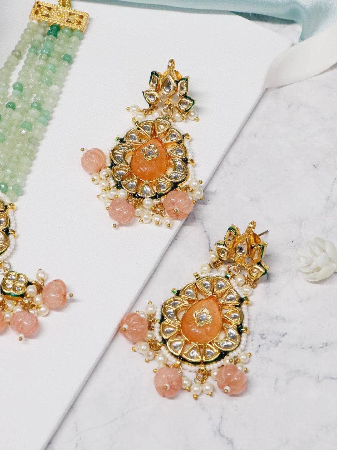 Ishhaara Kinjal In Pendant Choker Set