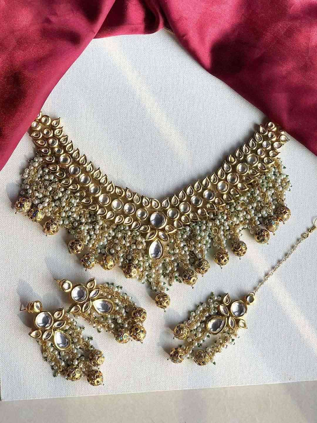 Ishhaara Kundan Coral Set With Golden Beads
