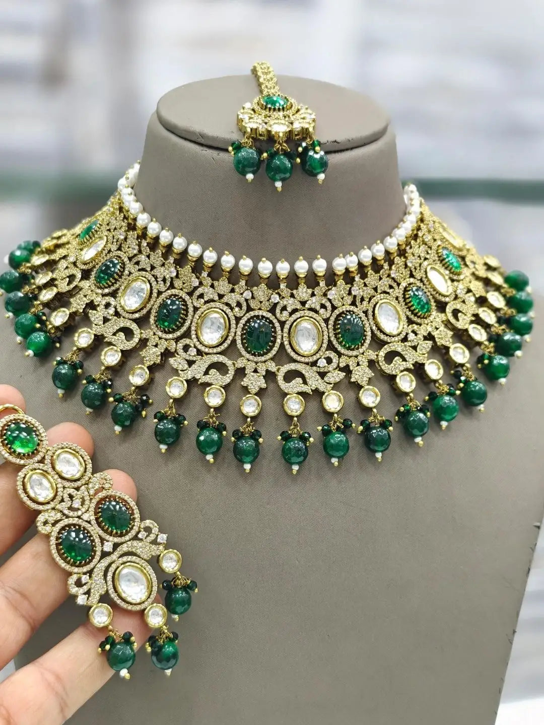 Kundan Opulence Maharani Shahi Kundan Choker Necklace Set