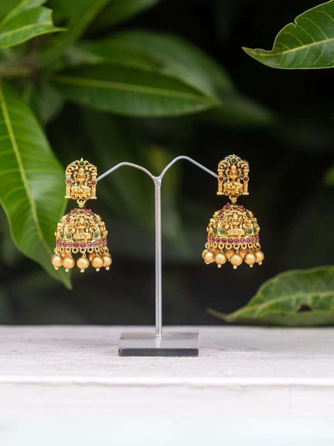Ishhaara Lakshmi Temple Set Jhumkha