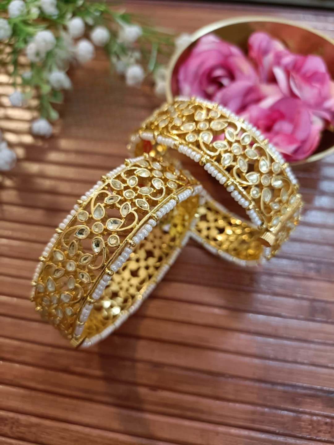 Ishhaara Leaf Shaped Pachi Kundan Kada