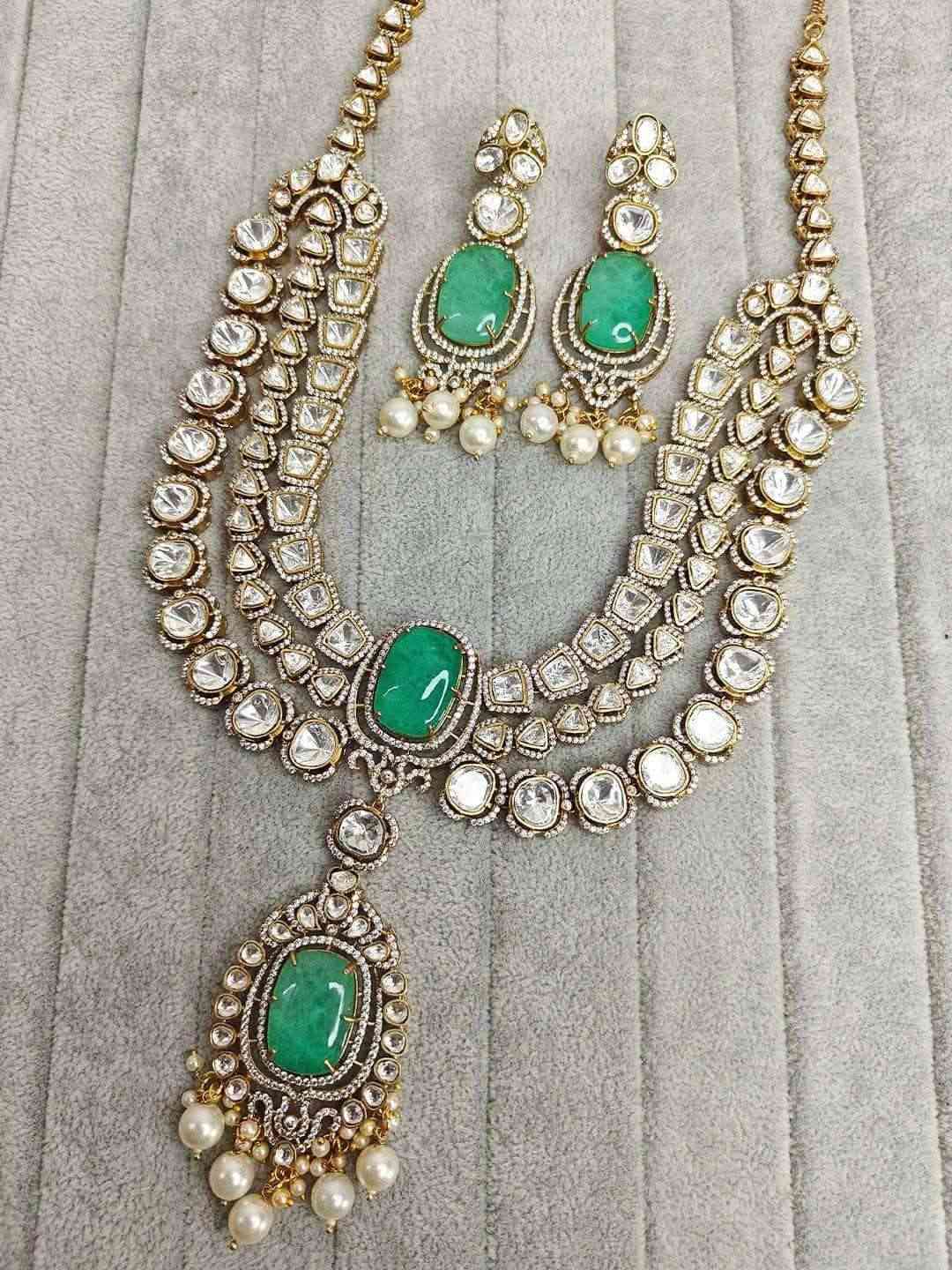 Ishhaara Victorian Vintage Necklace Earrings Set