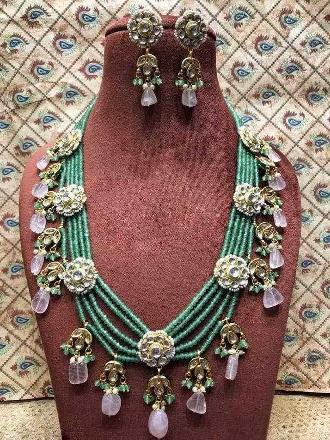 Ishhaara Flower Patch Pendant Necklace
