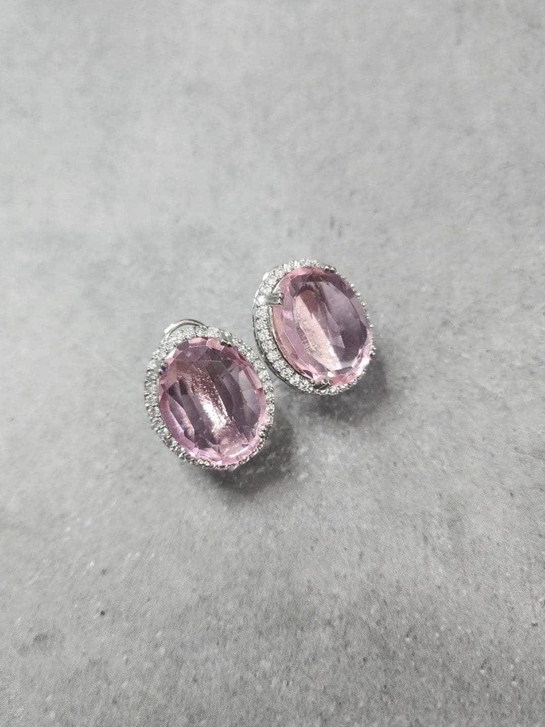 Ishhaara Emerald Oval Earrings