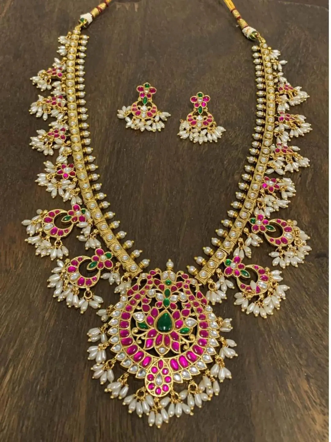 Ishhaara Long Guttapusalu Haram With Kundan Pendant