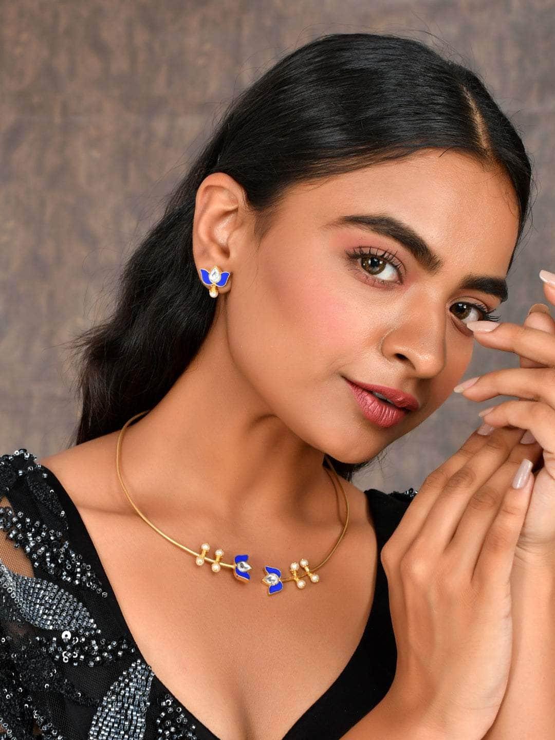 Ishhaara Lotus Motif Open Type Necklace Blue