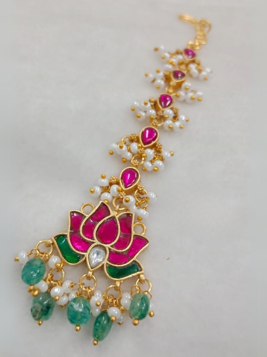 Ishhaara Lotus Shaped Pearl Kundan Maang Tikka