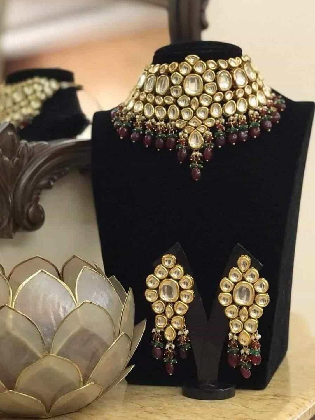 Ishhaara Maroon Big Kundan Necklace With Multi Beads