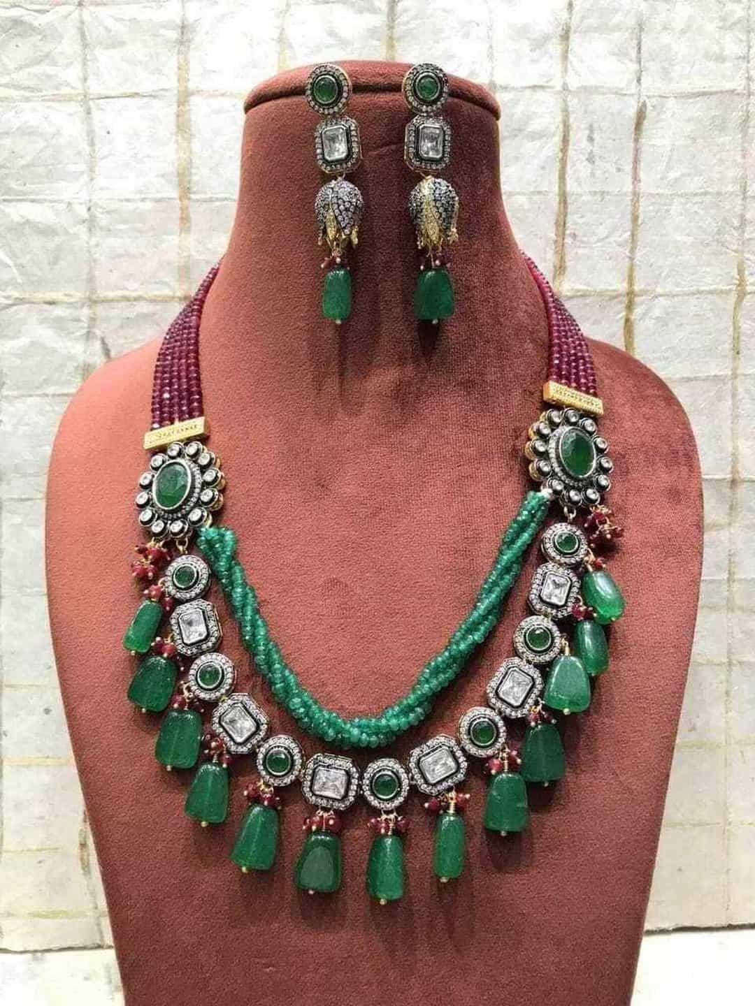 Ishhaara Twisted Color Necklace With White Stone