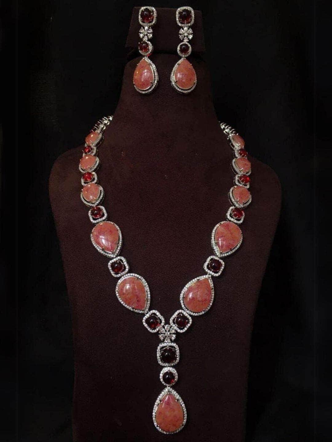 Ishhaara Monet Necklace With Teardrop Pendant