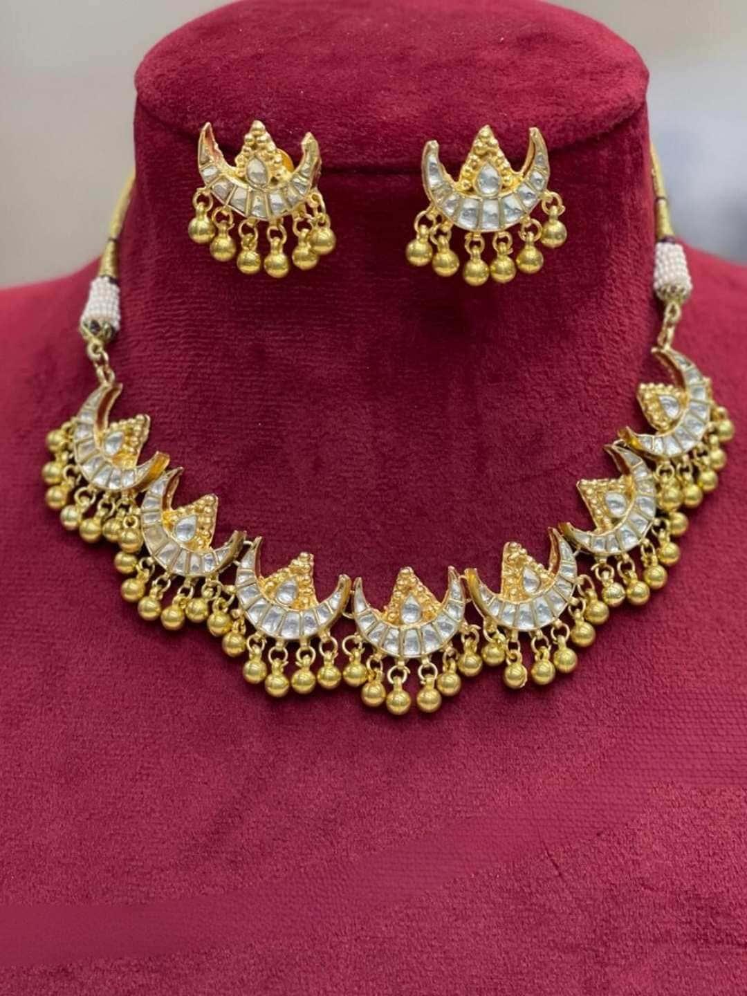 Ishhaara Moon Style Maharashtian Premium Choker