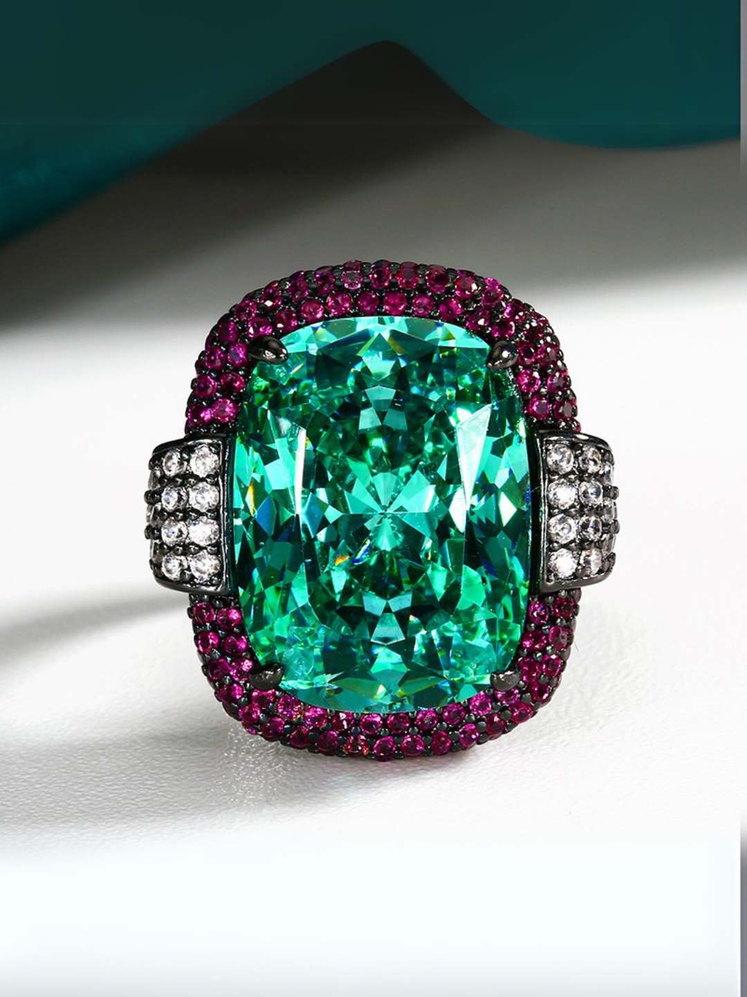 Ishhaara Mystic Emerald Ring
