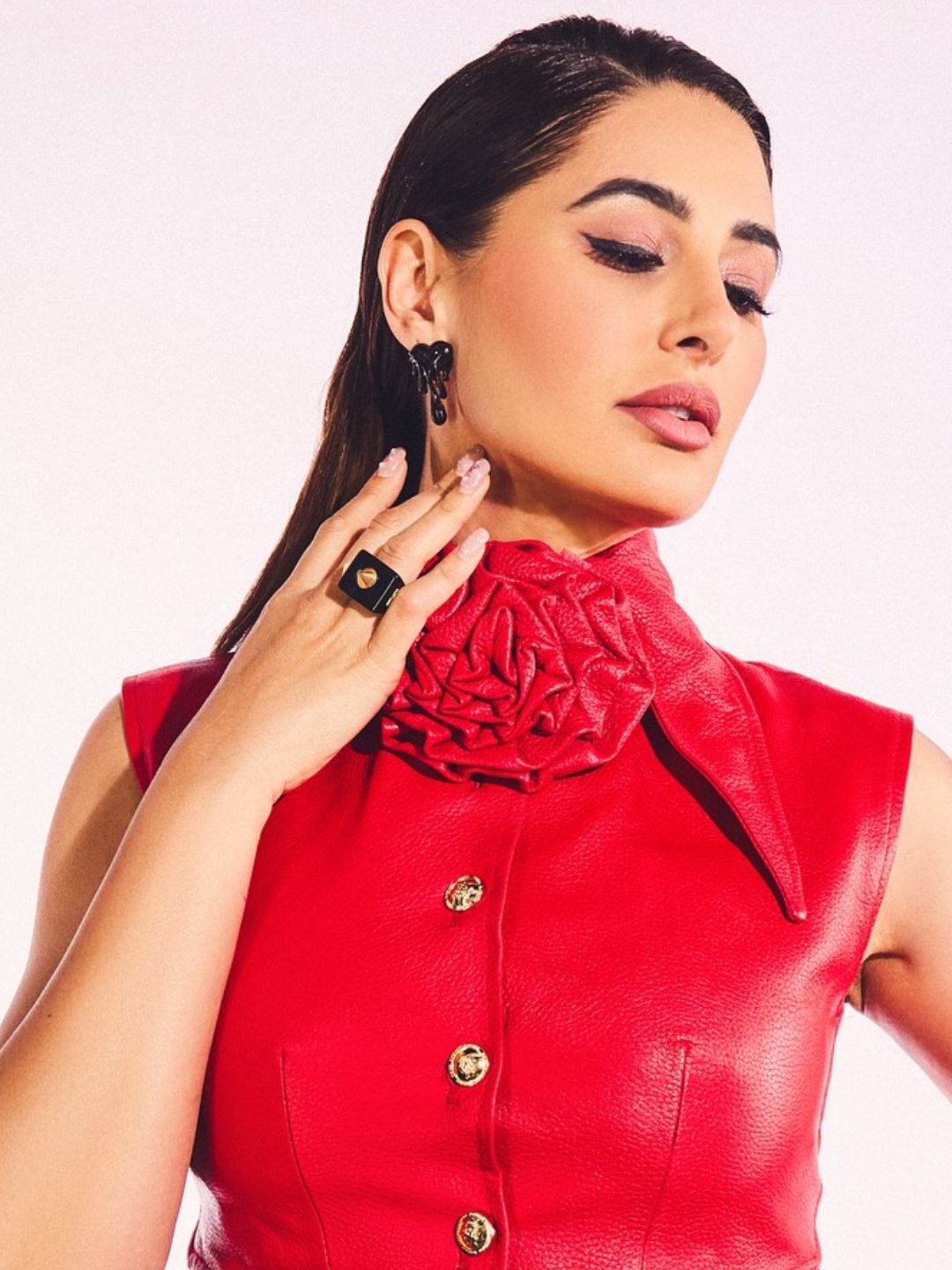 Ishhaara Nargis Fakhri In Square Resin Ring