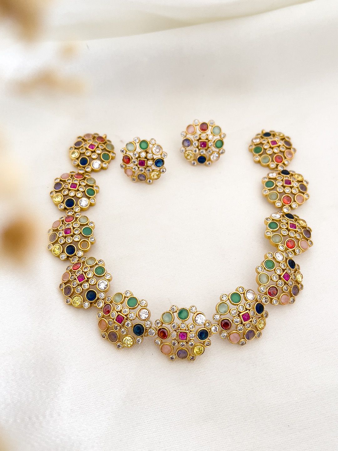 Ishhaara Navrathna Flower Round Neckpiece