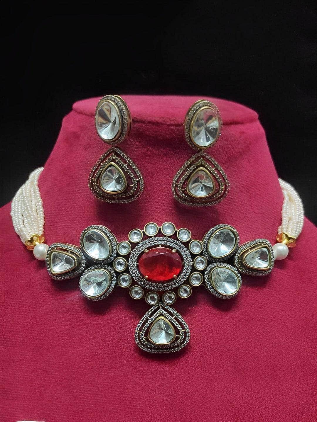 Ishhaara Nikita Dutta In Carved Center Kundan Choker Set