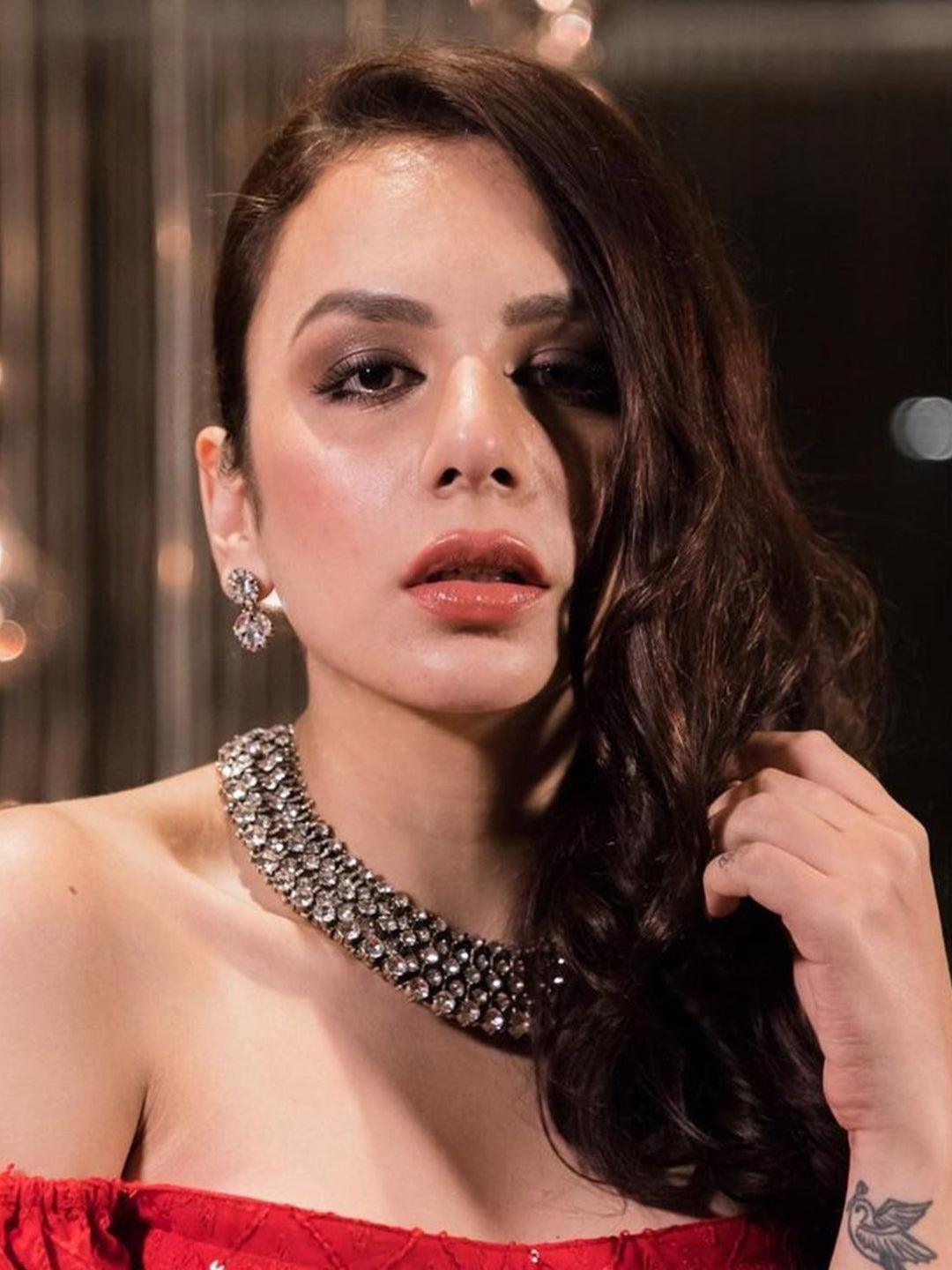 Ishhaara Nitibha Kaul in Diamond Choker With Earrings - Silver