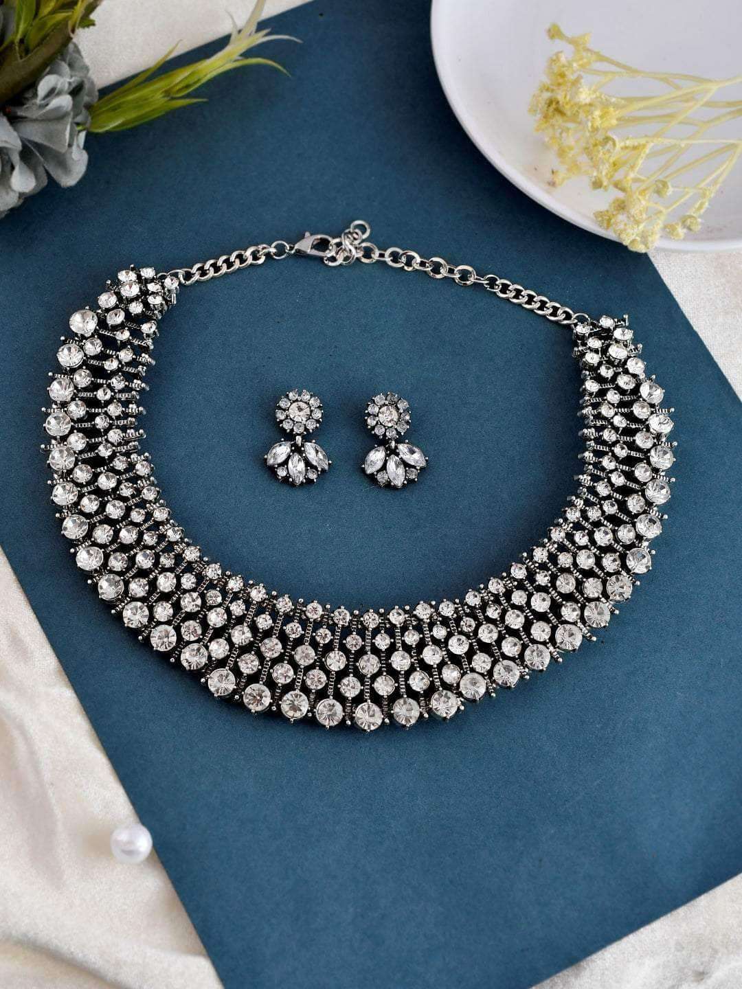 Ishhaara Nitibha Kaul In Diamond Choker With Earrings Silver