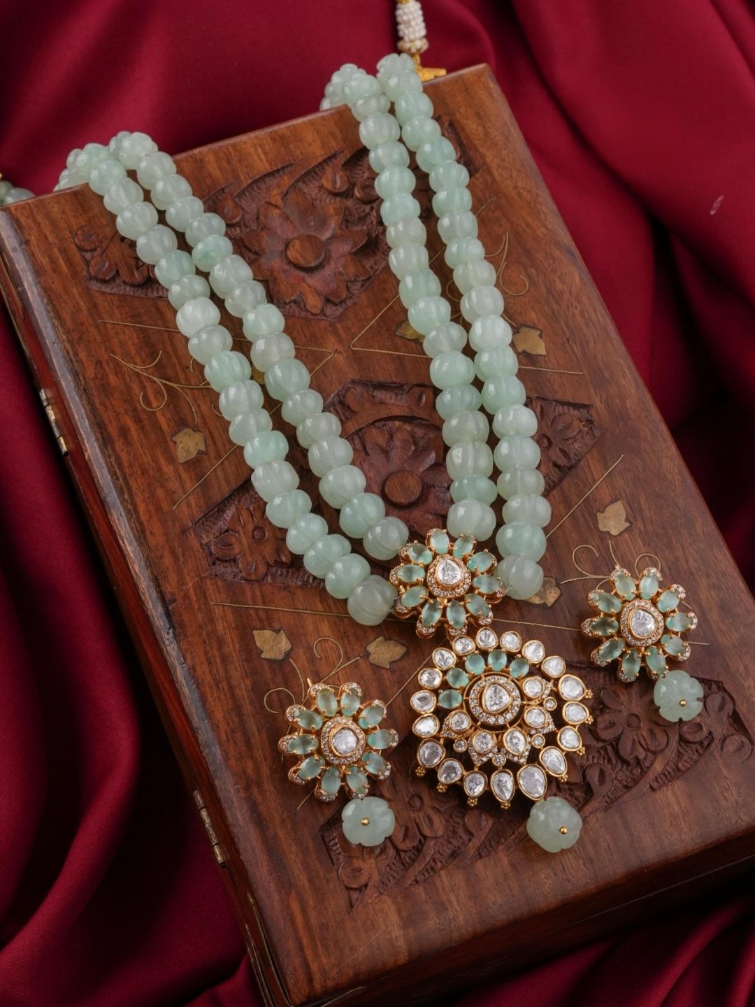 Ishhaara Olive Green Polki Necklace Set