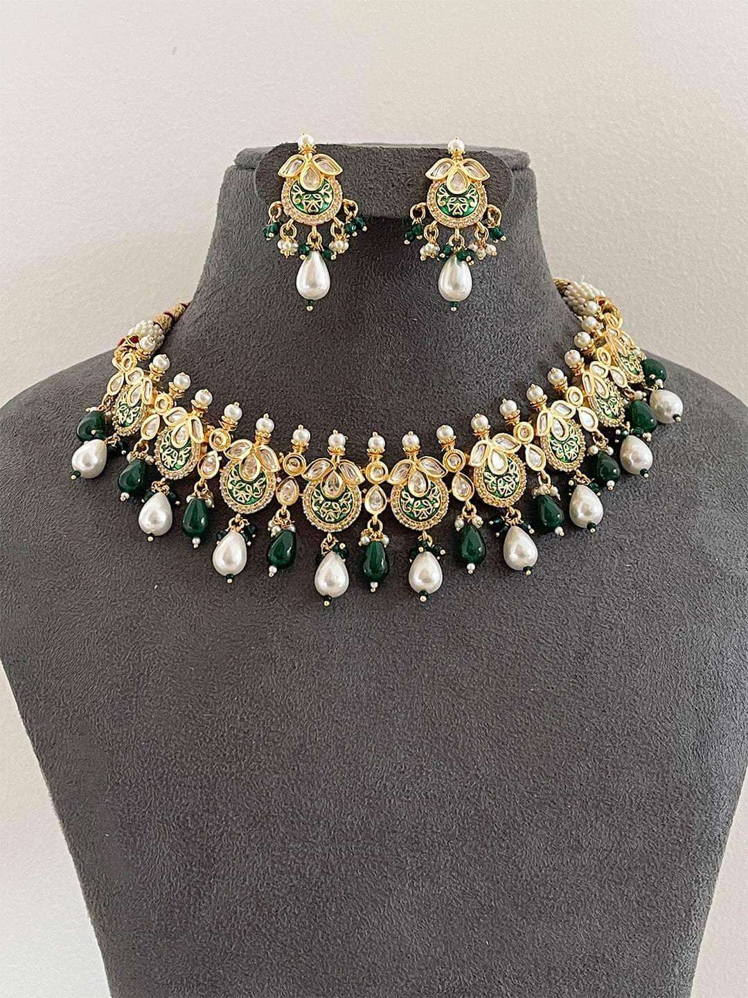 Ishhaara Pachi Kundan Choker And Earrings Set